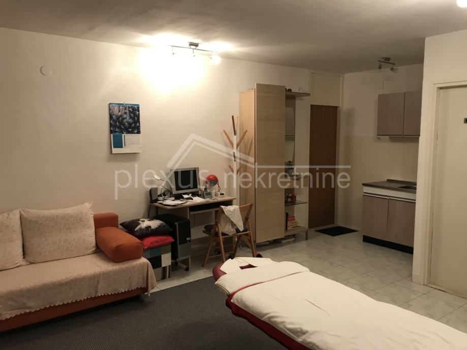 Stan - garsomijera - apartman: Split, Lokve, 30 m2 (prodaja)