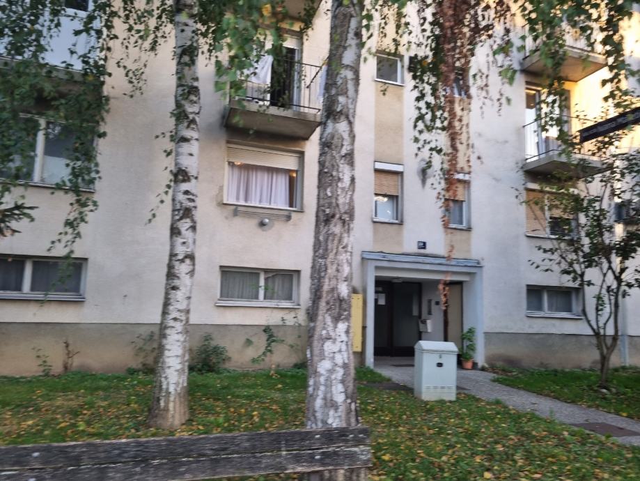 Stan Prečko, ZAPOČETA RENOVACIJA (prodaja)