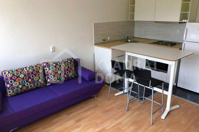 Stan:Ravnice 42m2, 3 sobe - BEZ PROVIZIJE ZA KUPCE-KVADRAT DOMA (prodaja)