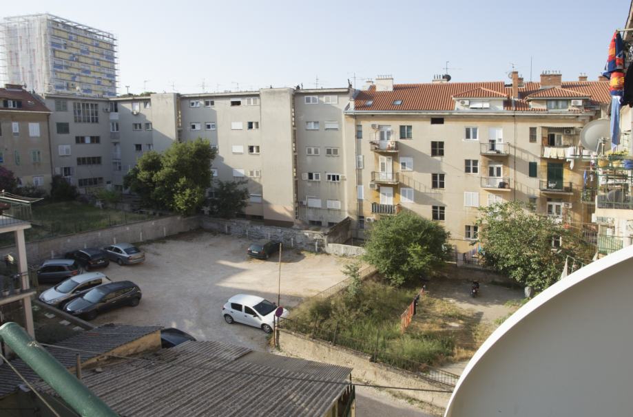 Stan SplitTolstojeva, komforan 4soban s parking mjestom, 117.00 m2