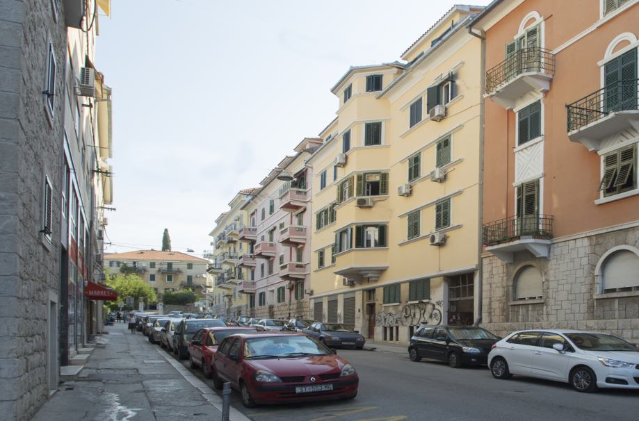 Stan SplitTolstojeva, komforan 4soban s parking mjestom, 117.00 m2