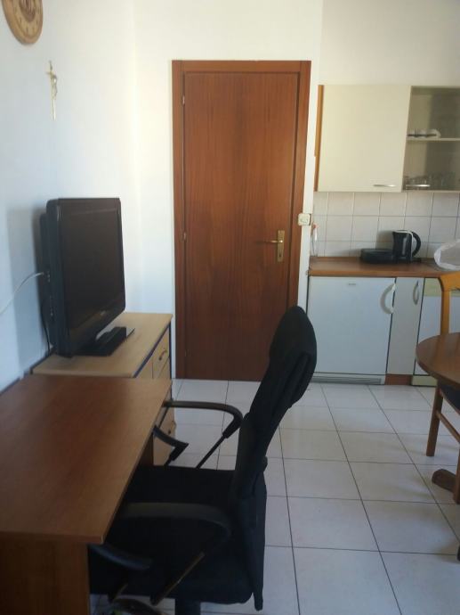 Stan Split, 30 m2, zgrada Belvedere (iznajmljivanje)