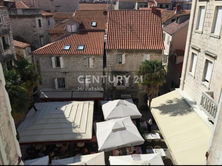 Stan u staroj jezgri grada Trogira-Prodaja,60m2 (prodaja)