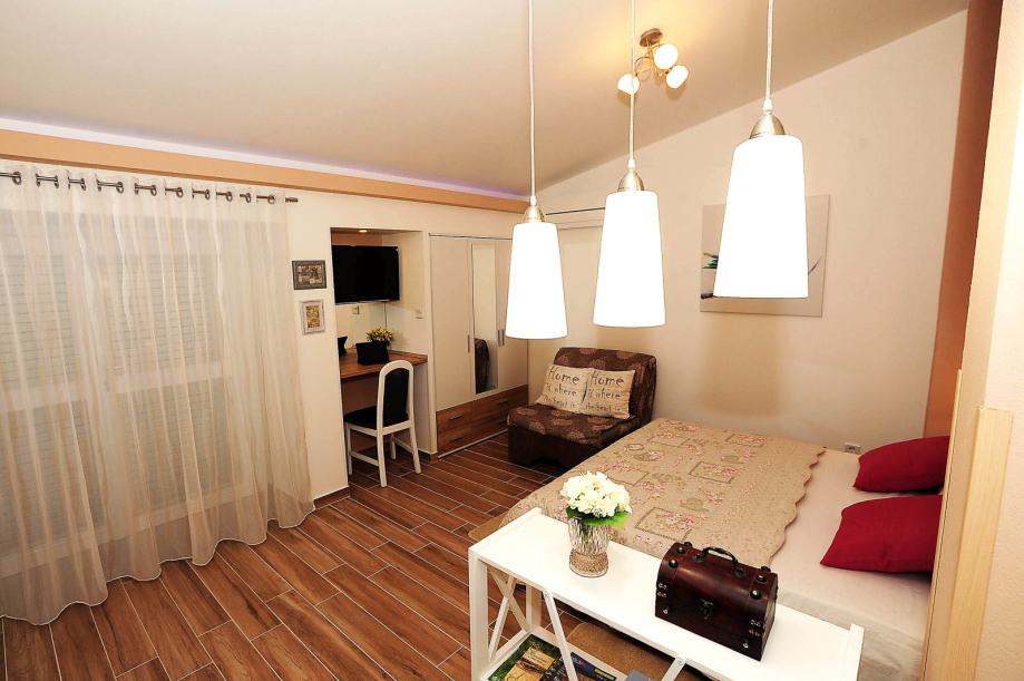 Iznajmljujem Top Center Zadar Studio Apartment (iznajmljivanje)
