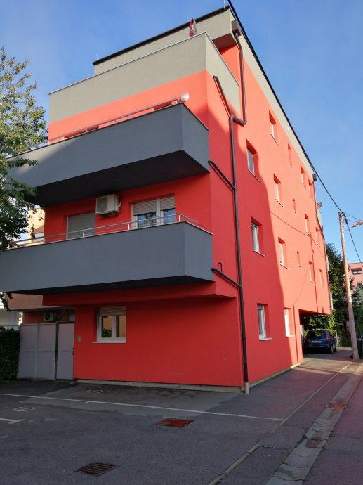 Stan Zagreb Kajzerica 59 m2 (3 sob.) + Parking + Balkon 10m2 (prodaja)