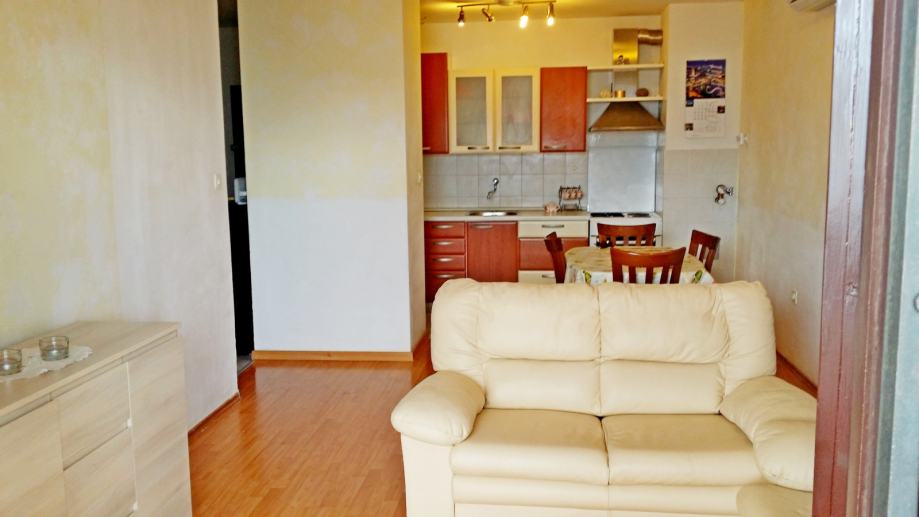 Simpatičan stan 65m2, ulica Dubrovačka, idealno za obitelj - dugoročno (iznajmljivanje)
