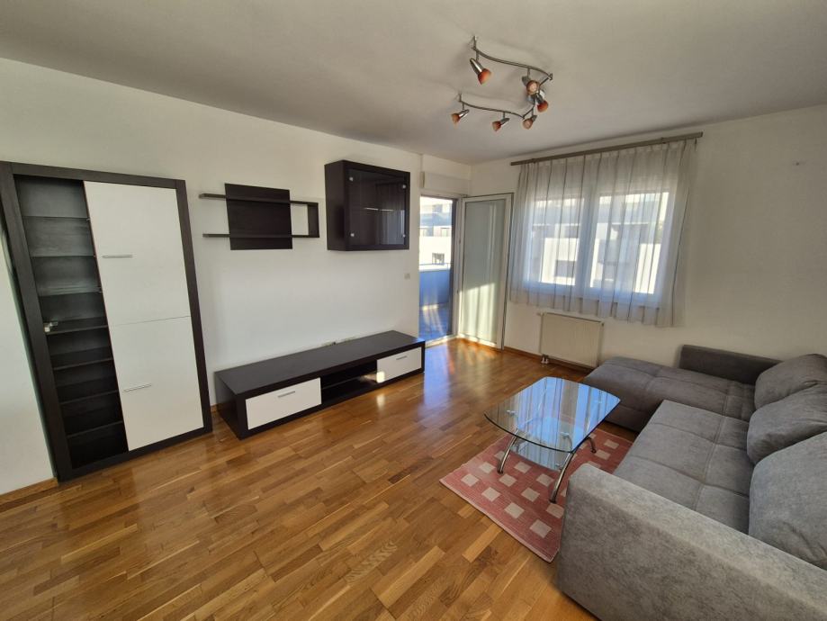 Lanište, prostrani stan 59 m2,novograd,velika terasa,GPM*BEZ PROVIZIJE — slika 1