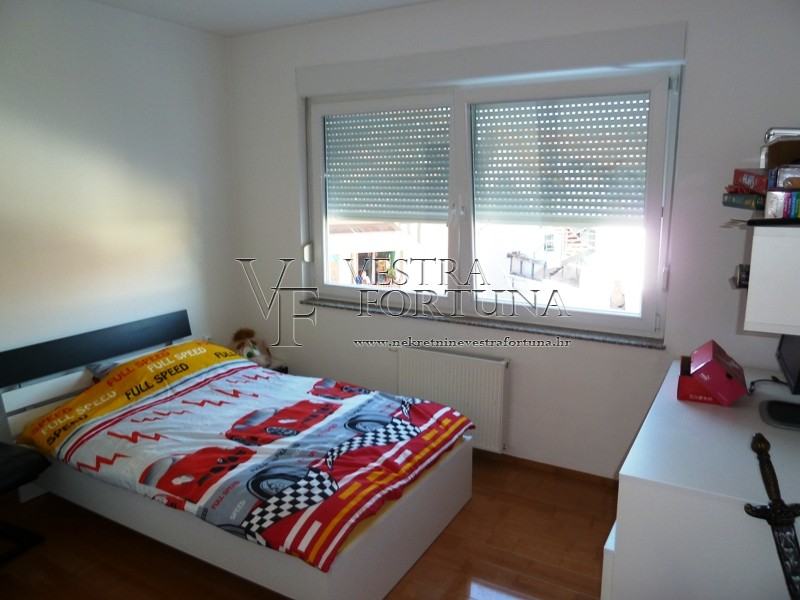Stan: Zagreb (Ravnice), 111 m2 novogradnja + terasa + 2 park. mjesta ...