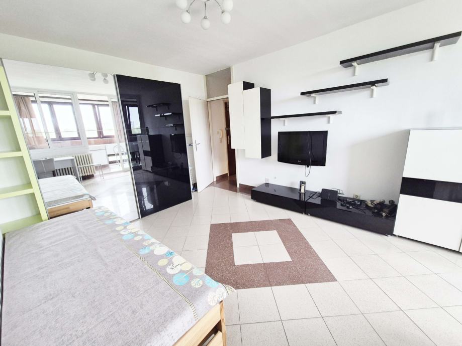 Stan: Zagreb (Savica), 33.00 m2 - PRILIKA!! (iznajmljivanje)