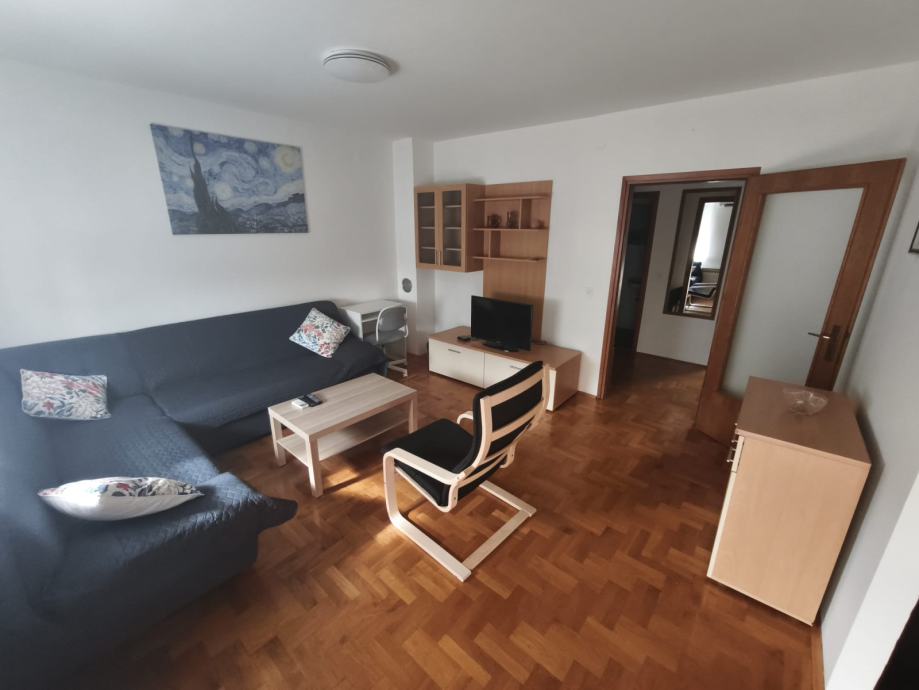 Komodan 3-sobni stan- Zvonigradska,Trešnjevka. ODLIČNA LOKACIJA! — slika 1
