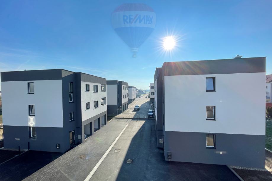 Stan Veliko Polje, 51.00 m2, novogradnja + Garaža (prodaja)