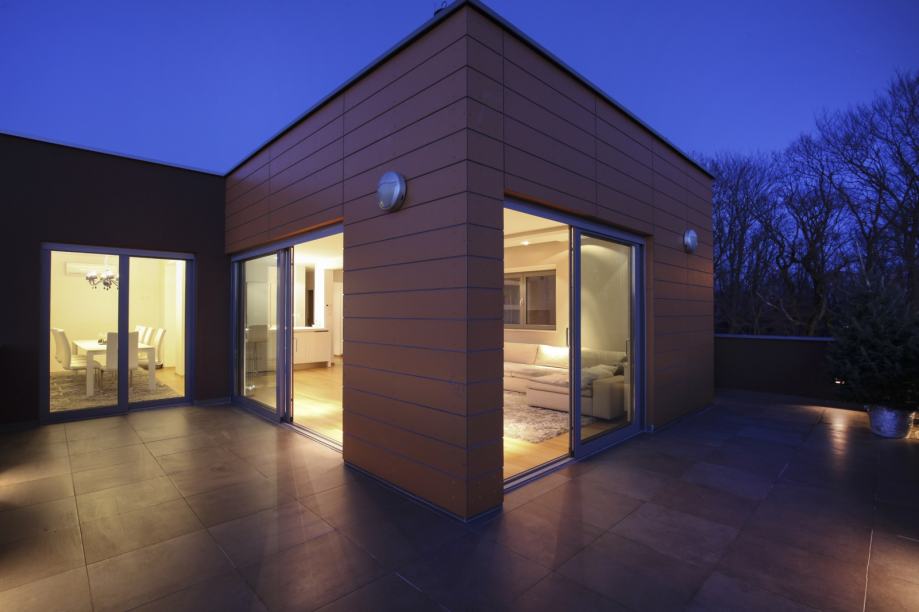 Stan Zagreb LUXURY PENTHOUSE FOR RENT + TERRACE 40m2 (iznajmljivanje)