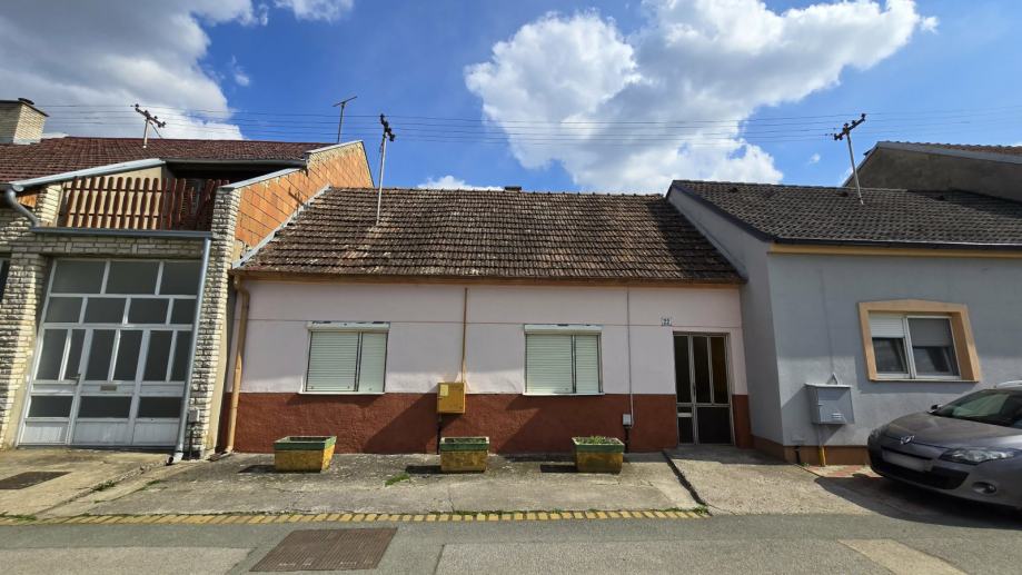 Starija kuća, Osijek, Zeleno polje