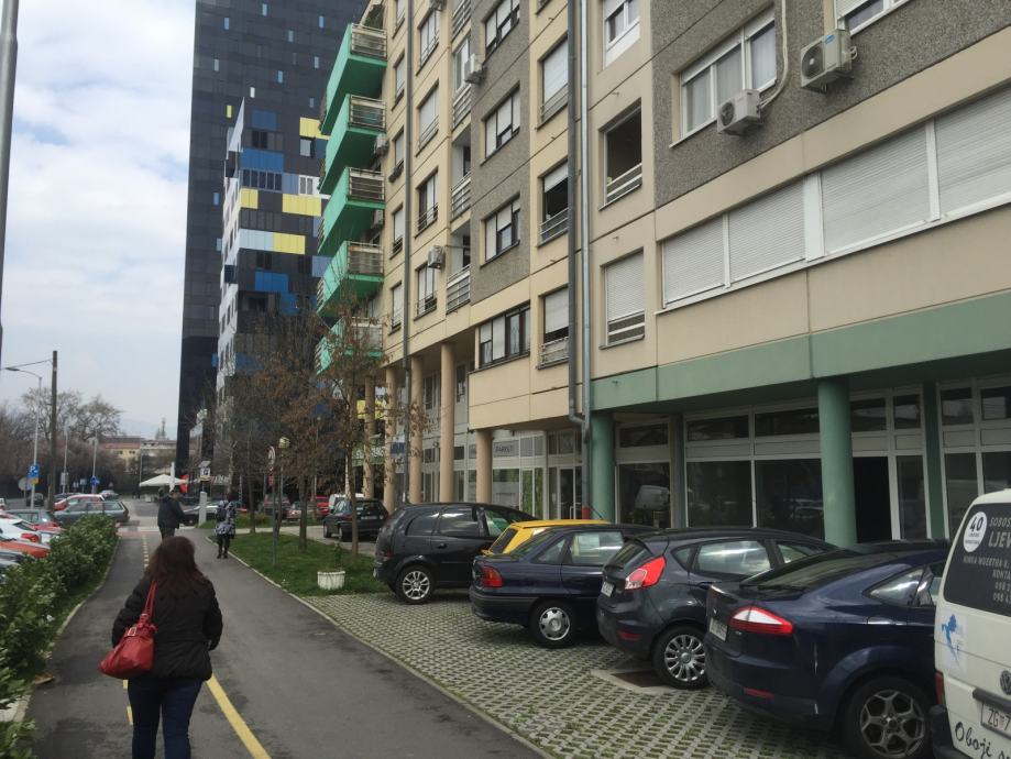 Strojarska ulica lokal 132 m2 pokraj VMD centra AKCIJA!!! (prodaja)