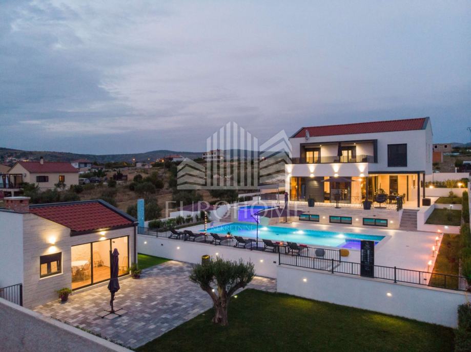 Stunning villa for sale in Zadar region - 240 m2 (prodaja)