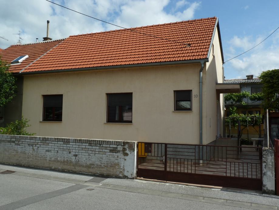 PRILIKA Super kuća Gajevo, katnica cca 200 m2 (prodaja)