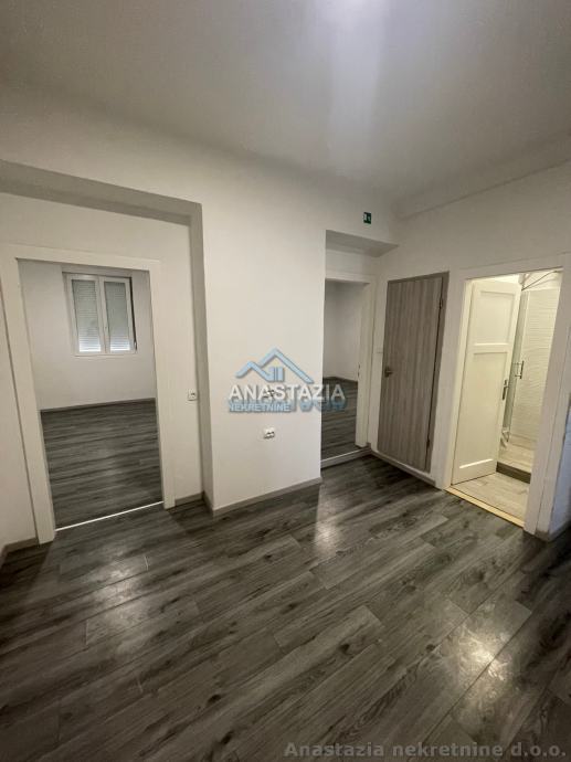 CENTAR TOLSTOJEVA 73m2 305000E TOP POZICIJA ZA TURIZAM