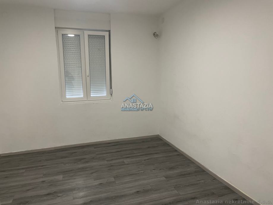 CENTAR TOLSTOJEVA 73m2 305000E TOP POZICIJA ZA TURIZAM