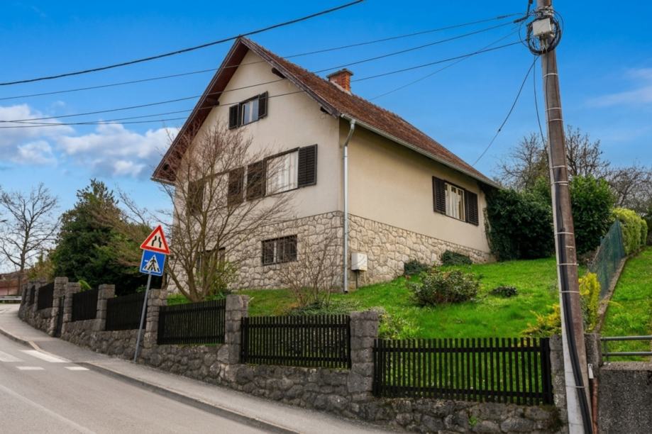 TOP LOKACIJA-centar Samobor, kuća 815 m2, investicijski potencijal — slika 1