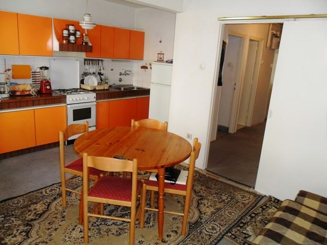 Trešnjevka, Tratinska, 3-sobni stan 65 m2, 1.kat - potencijal ! (prodaja)