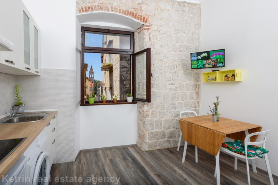 Trogir/apartment for sale*** 75.000 eura (prodaja)
