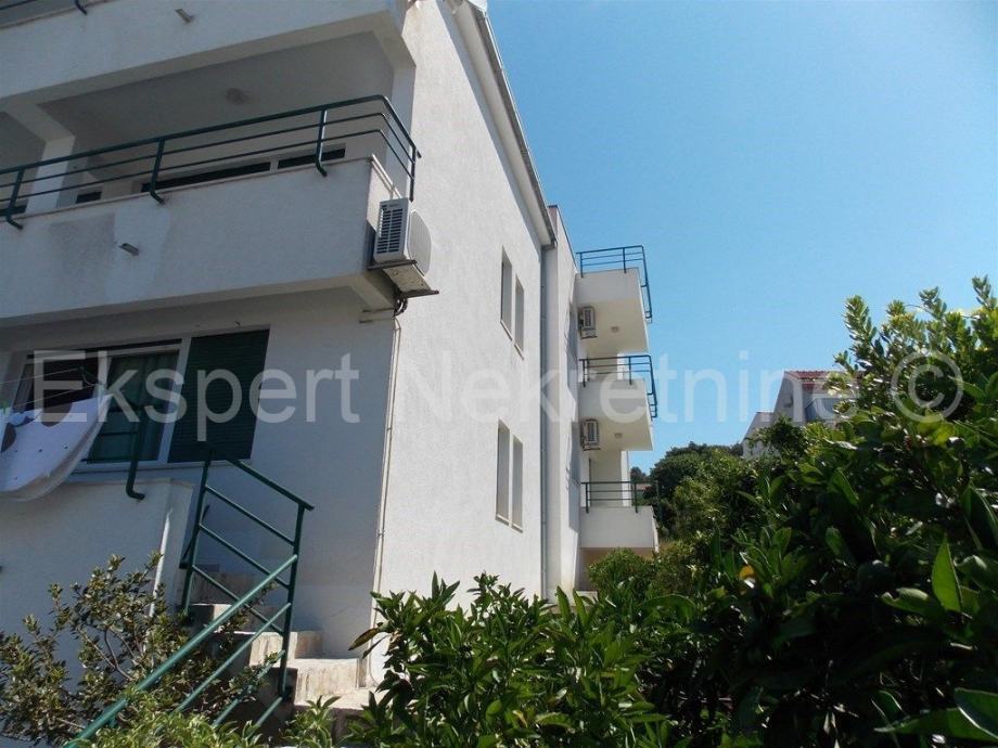 Trogir,Saldun,samostojeća kuća 485m2 s bazenom 32m2,pogled na more (prodaja)