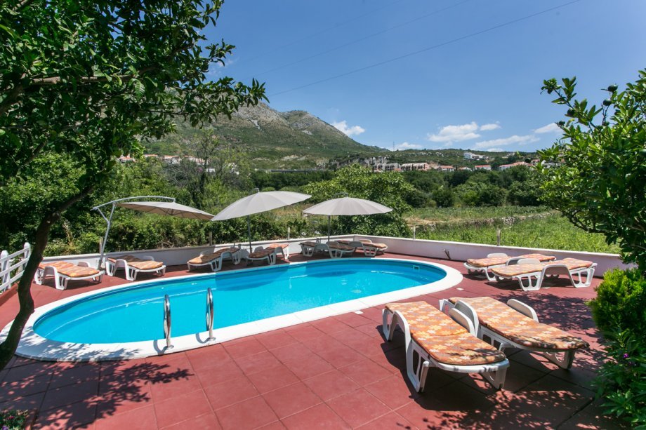 Velika lijepa Vila za turizam s bazenom i vrtom - Cavtat! (prodaja)