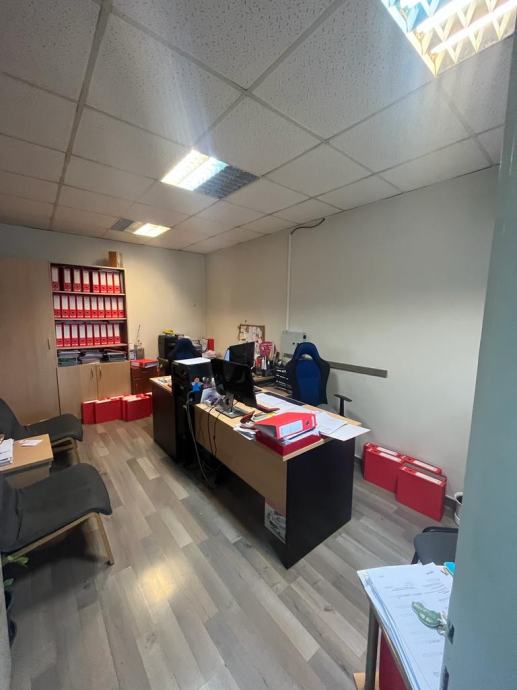 Veliki poslovni prostor, 90m2 Vukovarska ulica (prodaja)
