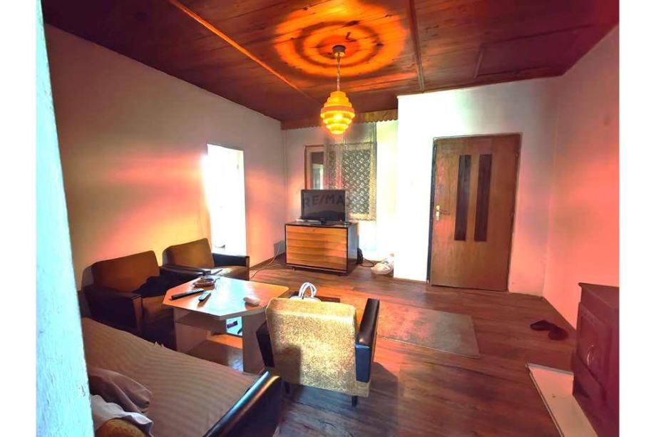 Vikendica sa vinogradom, ukupno: 342 m2, Laz Bistrički