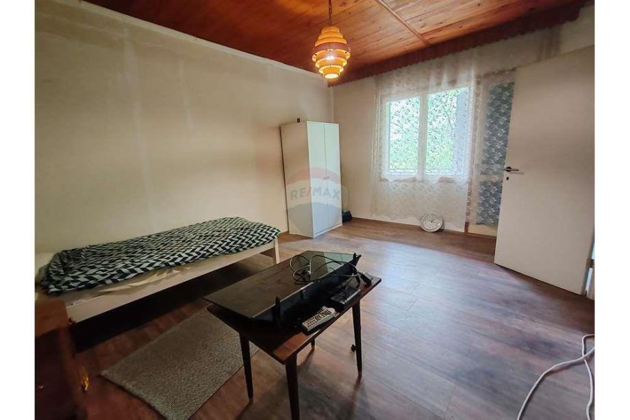 Vikendica sa vinogradom, ukupno: 342 m2, Laz Bistrički
