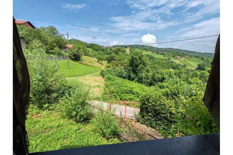 Vikendica sa vinogradom, ukupno: 342 m2, Laz Bistrički