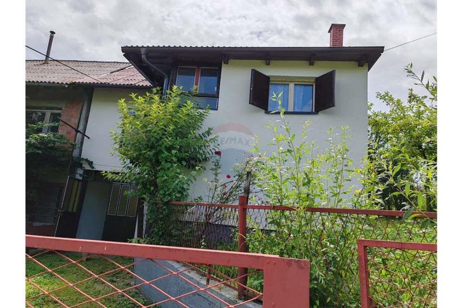 Vikendica sa vinogradom, ukupno: 342 m2, Laz Bistrički