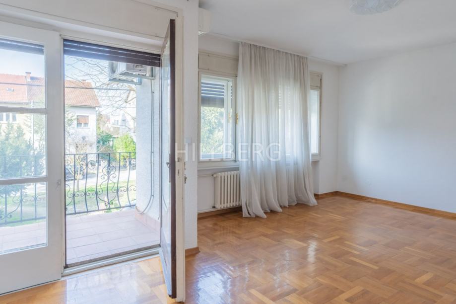 PETROVA (BLIZINA) URED U ZELENILU (iznajmljivanje)