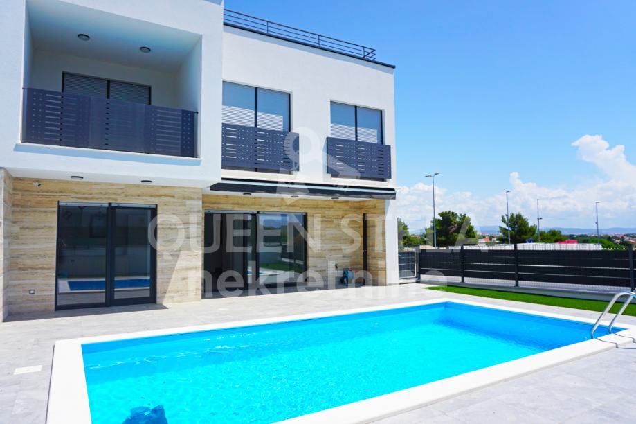 Vila Vodice, 135 m2, pogled na more, bazen, luksuzna nekretnina!! (prodaja)