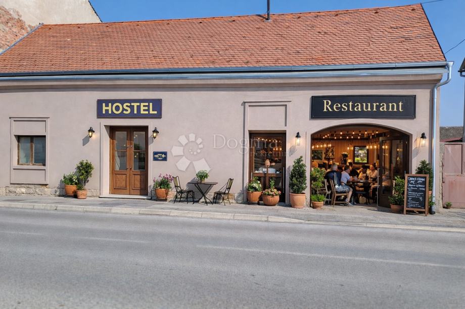 Višenamjenska zgrada na prometnoj lokaciji — slika 1