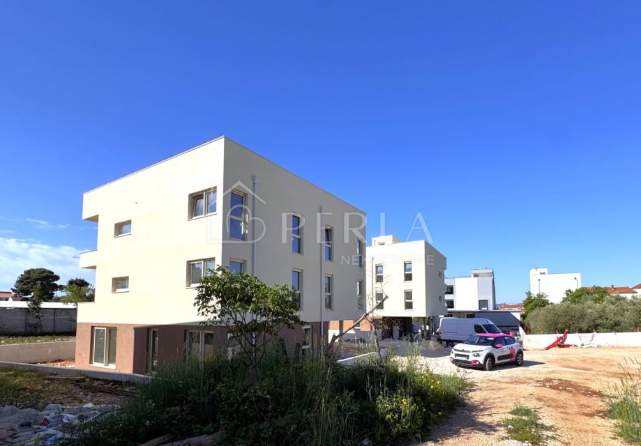ZADAR - BILI BRIG, dvosoban stan S1 u prizemlju od 78 m2! — slika 1