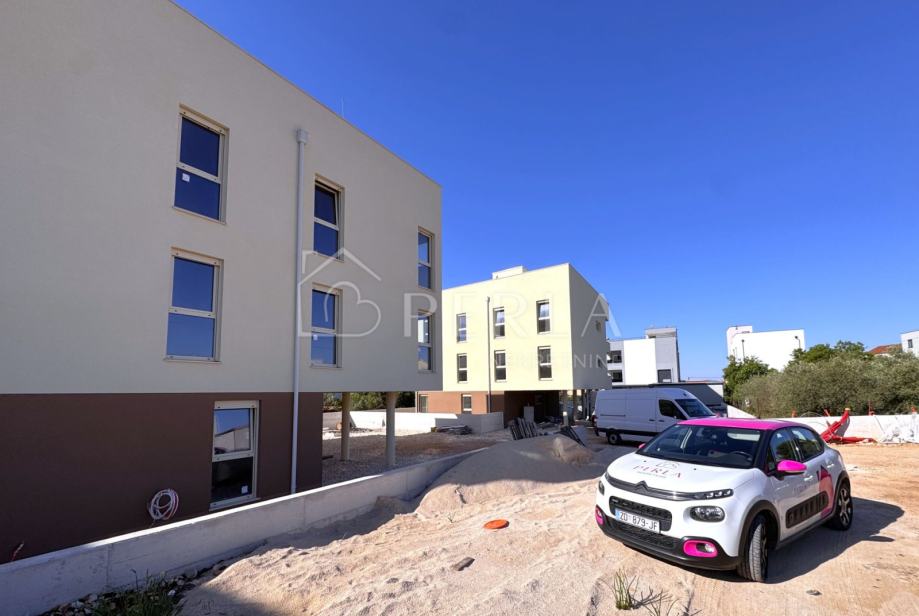 ZADAR - BILI BRIG, dvosoban stan S5 s krovnom terasom od 83 m2! — slika 1