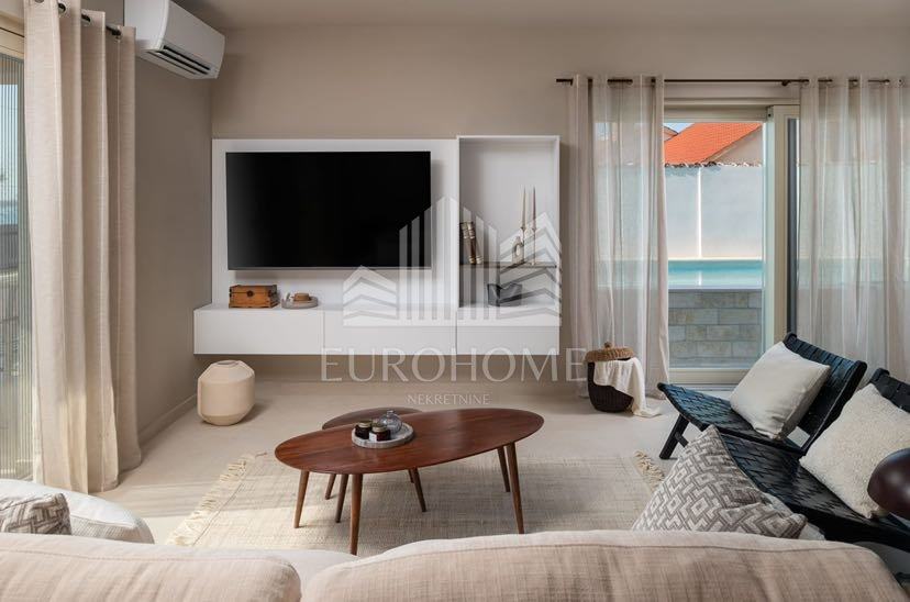 Zadar, Nin, Villa prvi red do mora, 320m2 — slika 1