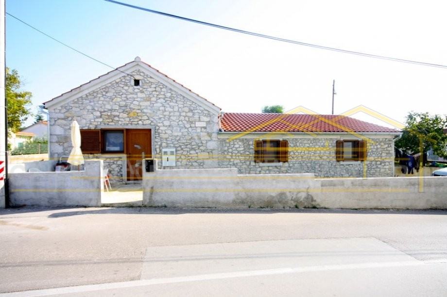 Zadar - obnovljena kamena kuća (prodaja)
