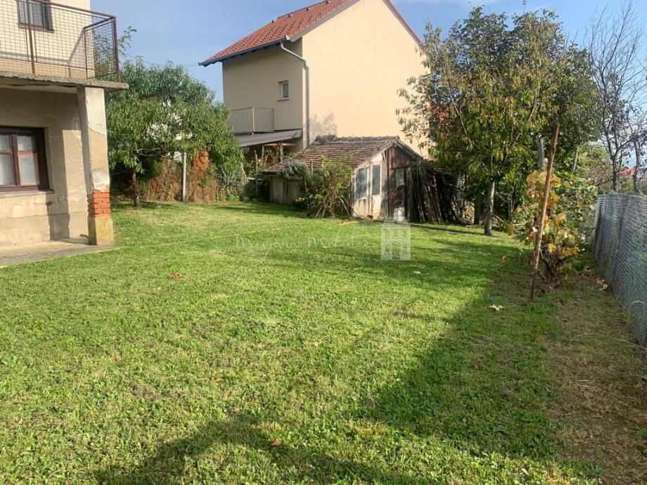 Zagreb, Mikulići, kuća za adaptaciju ili rušenje s (prodaja)