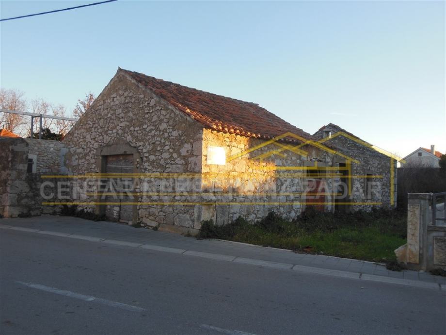 Zaton - stara kamena kuća za renoviranje (prodaja)
