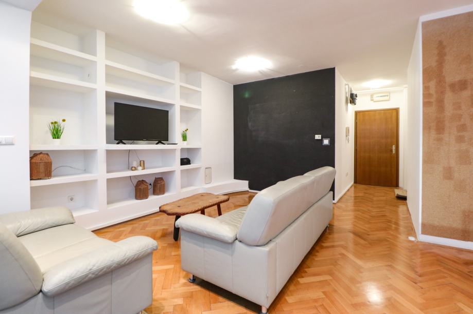 ZAVRTNICA, ATRAKTIVAN 4-SOBAN PENTHOUSE ***BEZ PROVIZIJE!!!*** — slika 1