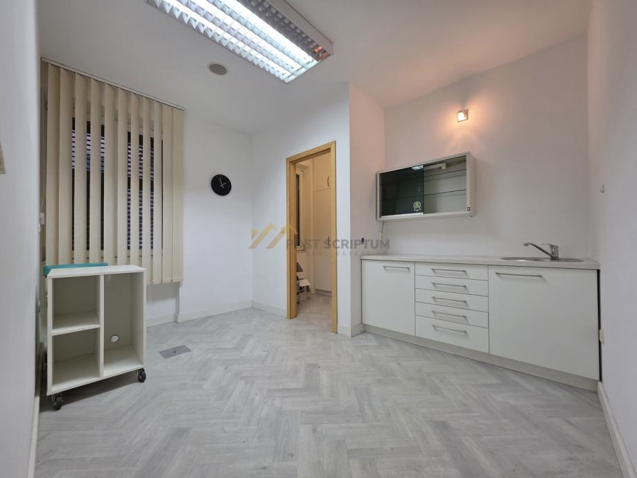 ZVONIMIROVA, POSLOVNI PROSTOR, 80M2, 1.KAT — slika 1
