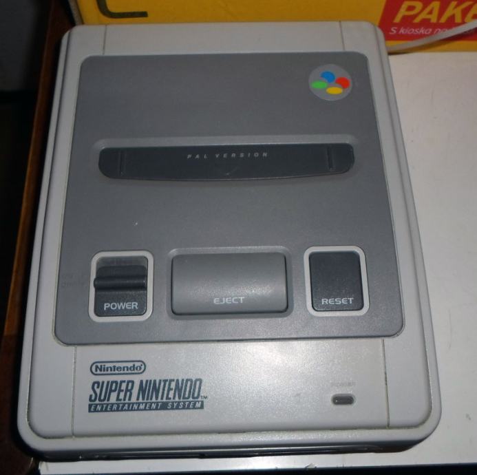 Super Nintendo konzola SNES + igre od 330 kn