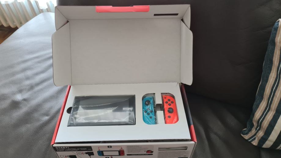 Nintendo Switch Console Red & Blue JoyCon HAD