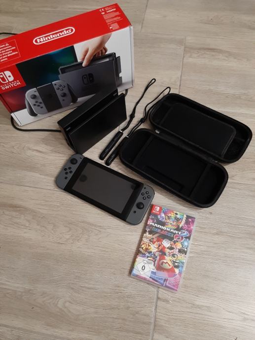 Nintendo Switch - Novo + igrica Super mario kart 8 Deluxe + Fortnite