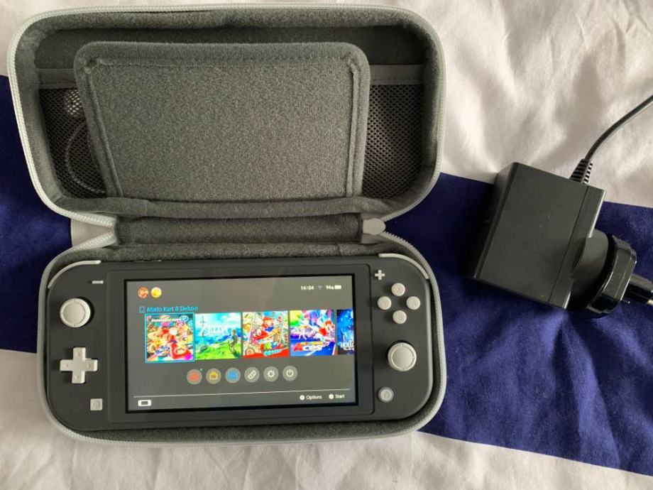 Nintendo Switch Lite Gray + travel case (kao nov)