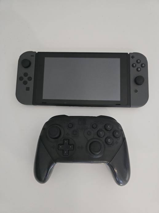 Nintendo Switch V2 + Pro Controller + Micro SDXC 128 GB