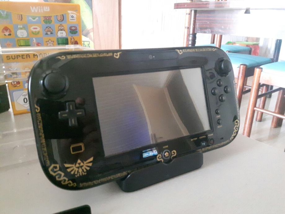 Nintendo Wii U Zelda Wind waker limited edition (collectors choice)