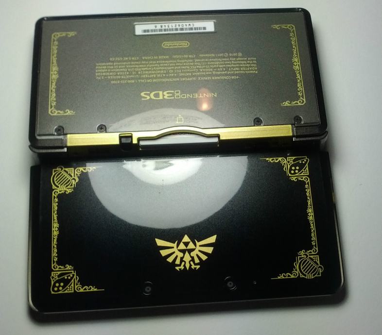 NINTENDO 3DS ZELDA 25th ANNIV. LIMITED EDITION + Ocarina of Time 3DS
